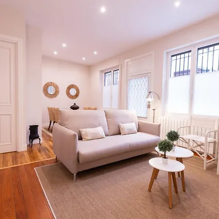 Apartamento En Casa Centenaria, Parque M.ªcristina